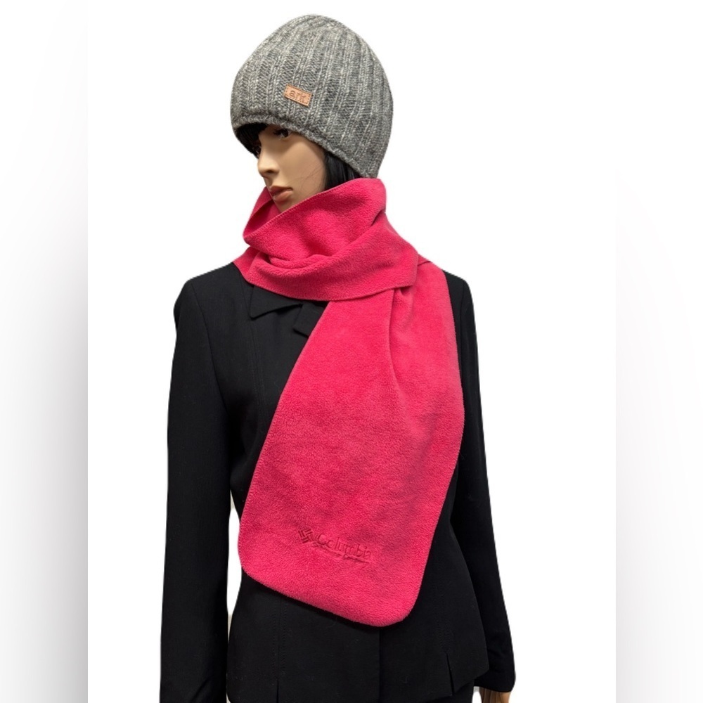 Columbia pink fleece scarf